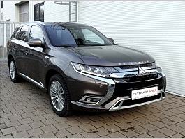 2,4 PHEV AT 4x4  Instyle