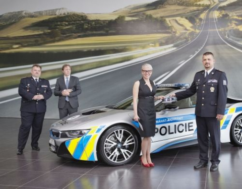 Unikátní plug-in hybridní sportovní BMW i8 ve službách Policie ČR