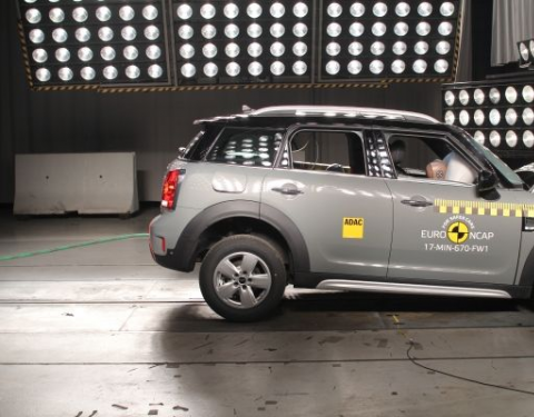 Nové MINI Countryman získalo 5hvězdičkové hodnocení v nárazových testech Euro NCAP