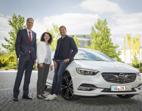 Opel představuje nové motto značky, nové logo a novou kampaň na model Insignia s Jürgenem Kloppem