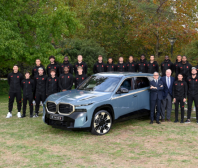 Fotbalový tým AC Milán a BMW