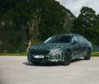 Čtvrtá generace modelu Škoda Superb bude dostupná i jako liftback