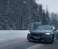 Nové BMW M5 bude hybrid s brutálním výkonem, schopnostmi, ale i hmotností. Proti stávající M5 ztloustne o půl tuny