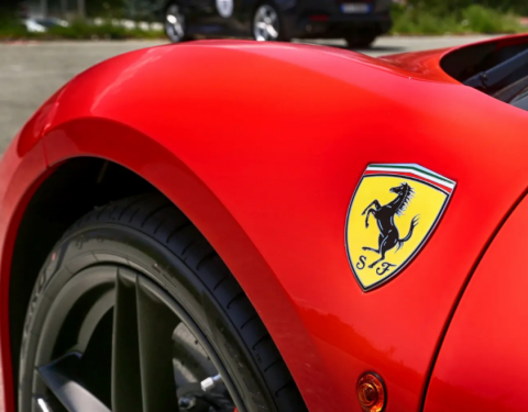 Ferrari se pouští do výzkumu baterií pro elektromobily, vyrábět je ale nebude
