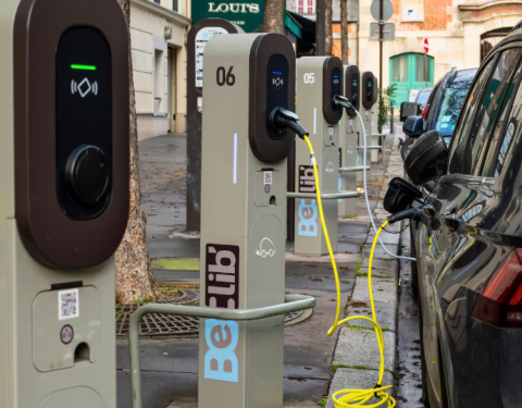 Evropská unie na cestě k nižším emisím: Cíle pro auta na rok 2025