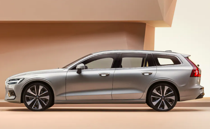 Volvo V60 B4 mHEV aut. Plus Dark